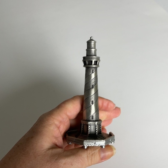 Vintage Pewter Miniature Cape Hatteras Lighthouse - Picture 10 of 11